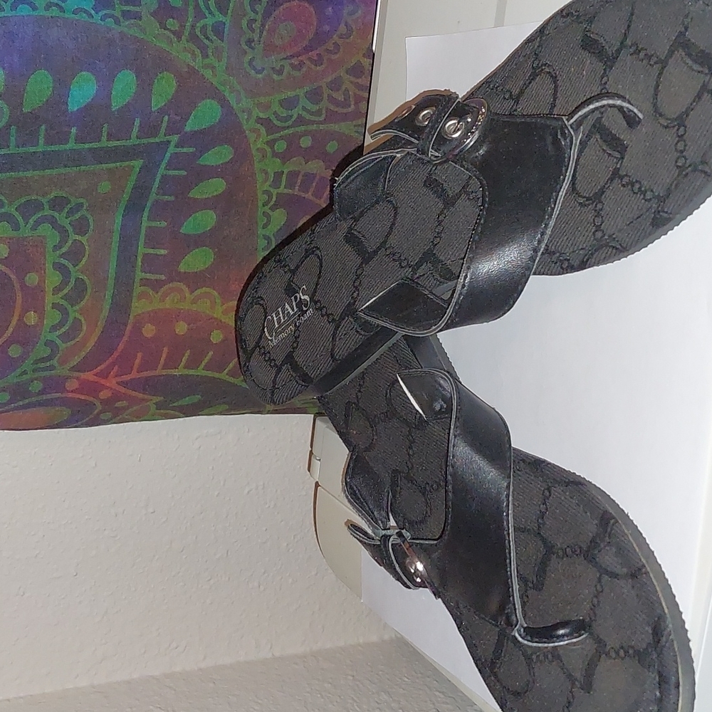 Sandals w/side buckle